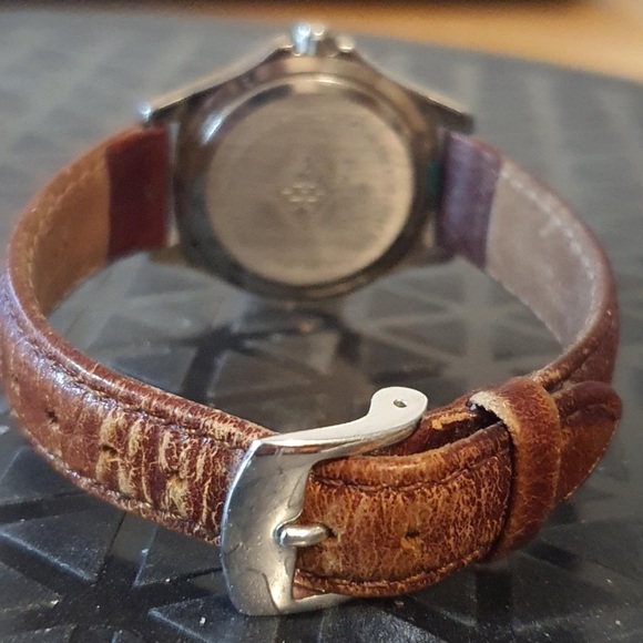 Eddie Bauer #3564 Small Swiss SILVER/White Leather Women's Watch - Picture 2 of 3